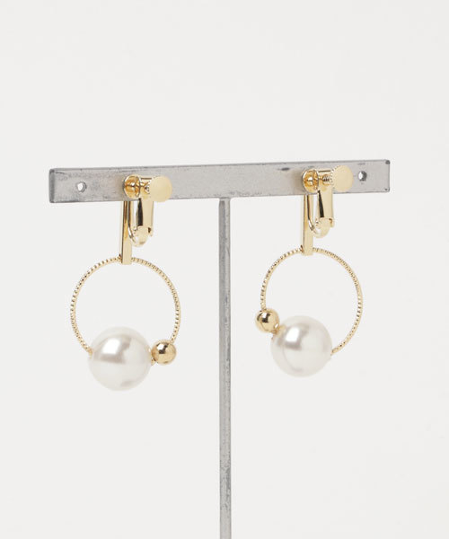 Andemiu（アンデミュウ）の「サークルカラーイヤリング777669（イヤリング・レディース・ホワイト/パープル・FREE）」の4枚目の写真