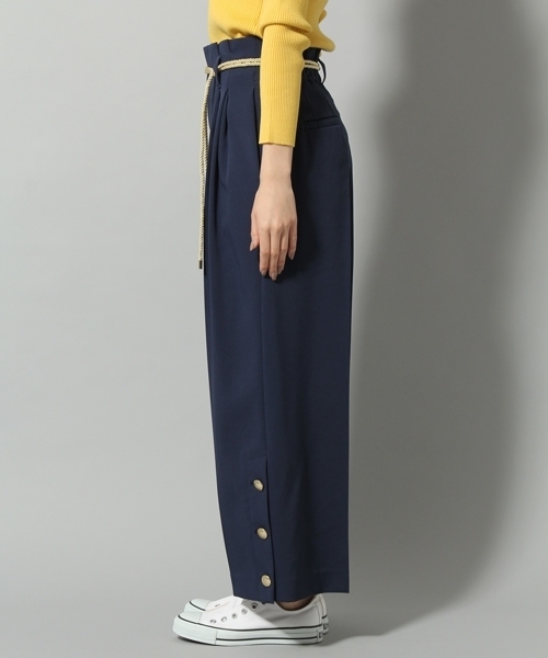 Andemiu(アンデミュウ)の「サイドボタンベルトツキパンツ785904(その他パンツ・レディース・ネイビー/オフホワイト・FREE)」の6枚目の写真