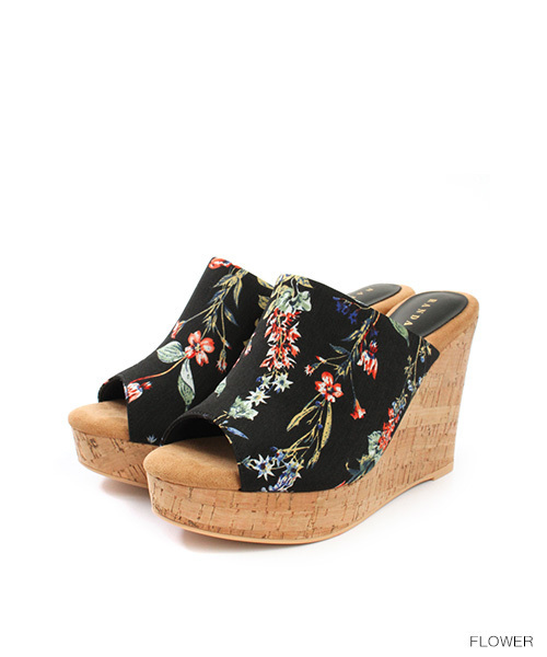 RANDA（ランダ）の「【足にフィットするよう履き心地を追求】コルクウェッジサンダル（サンダル・レディース・ホワイト/ゴールド/イエロー/レッド/ブラック/その他・LL/M/S/SS/L）」の2枚目の写真