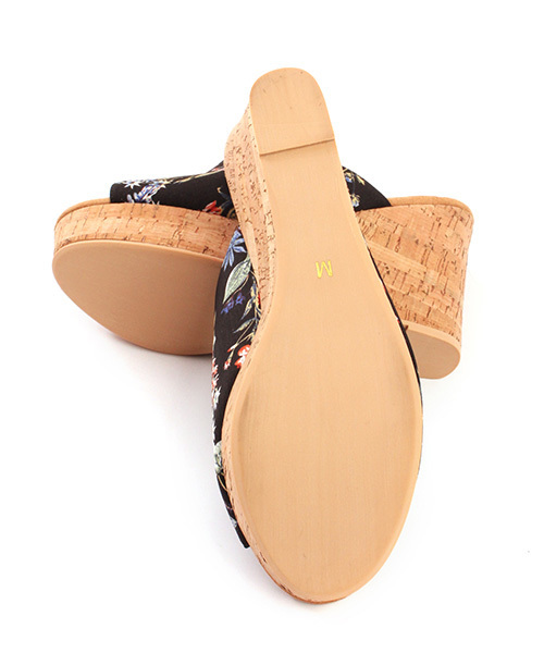 RANDA（ランダ）の「【足にフィットするよう履き心地を追求】コルクウェッジサンダル（サンダル・レディース・ホワイト/ゴールド/イエロー/レッド/ブラック/その他・LL/M/S/SS/L）」の8枚目の写真