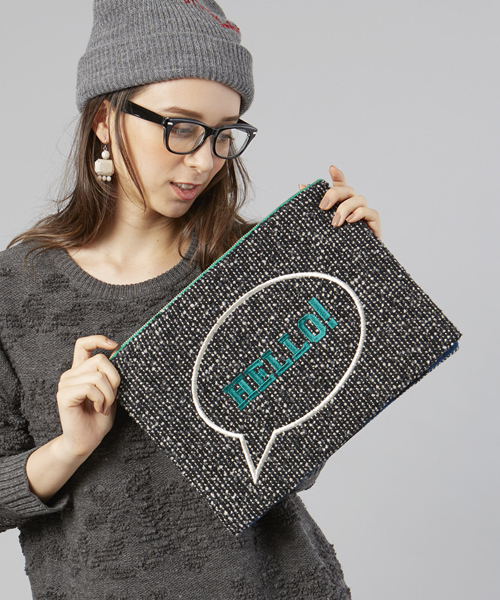 Another Edition（アナザーエディション）の「AE×VOTAN/T TWD CLT（クラッチバッグ・レディース・ケリー/レッド・フリー）」の2枚目の写真