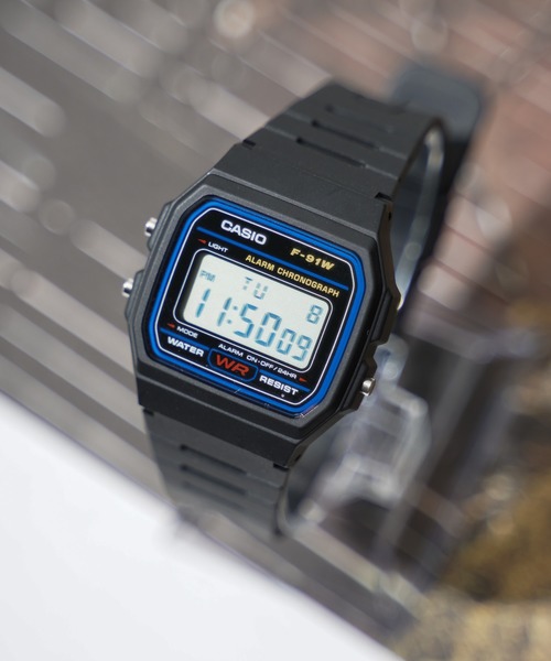 CASIO（カシオ）の「【60】【CASIO（カシオ）】スタンダードデジタル　腕時計（デジタル腕時計・レディース・ゴールド/ブルー/ブラック系その他・FREE）」の5枚目の写真