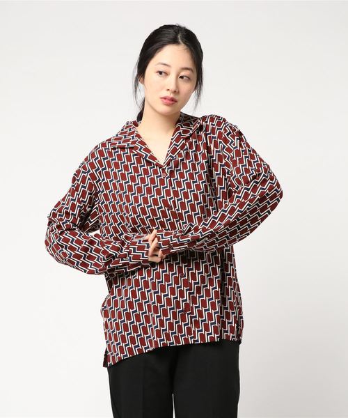 PUNYUS（プニュズ）の「レトロ柄開襟シャツ（シャツ/ブラウス・レディース・ネイビー/マスタード/ワイン・1/2/4/3）」の3枚目の写真