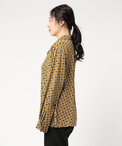 PUNYUS（プニュズ）の「レトロ柄開襟シャツ（シャツ/ブラウス・レディース・ネイビー/マスタード/ワイン・1/2/4/3）」の5枚目の写真