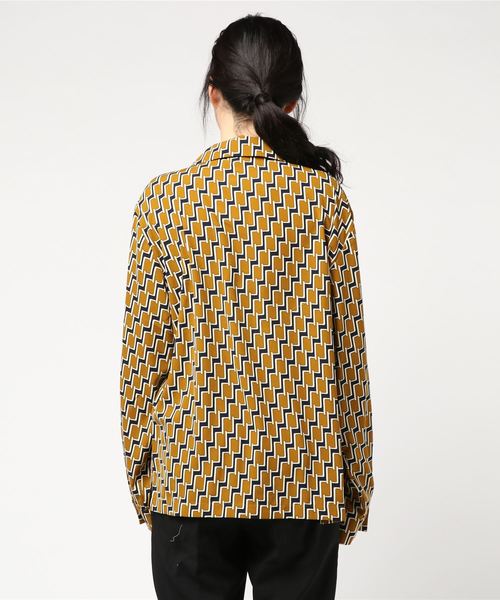 PUNYUS（プニュズ）の「レトロ柄開襟シャツ（シャツ/ブラウス・レディース・ネイビー/マスタード/ワイン・1/2/4/3）」の4枚目の写真