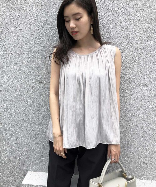 PICCIN(ピッチン)の「プリーツフレアトップス(シャツ/ブラウス・レディース・カーキ/ブルー/グレイッシュベージュ・MEDIUM)」の20枚目の写真