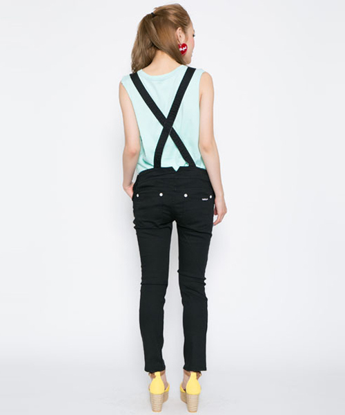 MILKFED.（ミルクフェド）の「SKINNY SALOPETTE　（サロペット/細み/ブラック/デニム）（サロペット/オーバーオール・レディース・ブラック/ライトブルー・MEDIUM/SMALL）」の7枚目の写真