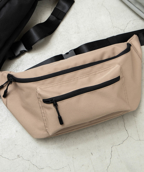 WEGO(ウィゴー)の「WEGO/ビッグウエストバッグ(ボディバッグ/ウエストポーチ・メンズ・ブラック/ベージュ/グレー・FREE)」の3枚目の写真