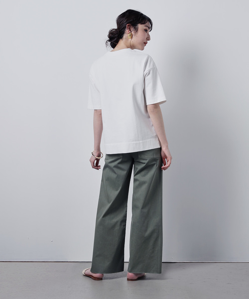 ZOZO（ゾゾ）の「ヘビーウェイトコットンクロップドTシャツ[WOMEN]（Tシャツ/カットソー・レディース・ホワイト×ネイビー/オフホワイト/ブラック/ホワイト×レッド/グレー/ホワイト×ブルー/ベージュ/ピンク・マルチサイズ）」の18枚目の写真