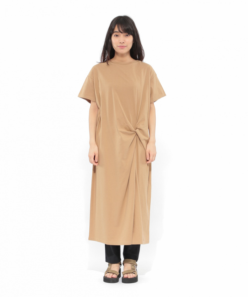 LAKOLE(ラコレ)の「フロントツイストTシャツワンピース / LAKOLE(ワンピース・レディース・ブラック/ピンク/ベージュ・MEDIUM/SMALL)」の7枚目の写真