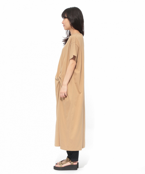 LAKOLE(ラコレ)の「フロントツイストTシャツワンピース / LAKOLE(ワンピース・レディース・ブラック/ピンク/ベージュ・MEDIUM/SMALL)」の8枚目の写真