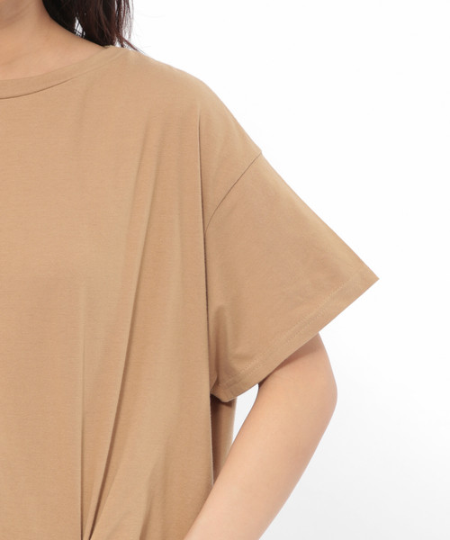 LAKOLE(ラコレ)の「フロントツイストTシャツワンピース / LAKOLE(ワンピース・レディース・ブラック/ピンク/ベージュ・MEDIUM/SMALL)」の11枚目の写真