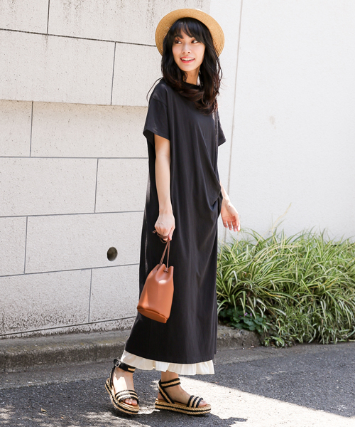 LAKOLE(ラコレ)の「フロントツイストTシャツワンピース / LAKOLE(ワンピース・レディース・ブラック/ピンク/ベージュ・MEDIUM/SMALL)」の16枚目の写真