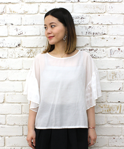 mystic(ミスティック)の「袖チェックブラウス(シャツ/ブラウス・レディース・ネイビー/ブルー/ベージュ/オフホワイト・フリ-)」の2枚目の写真