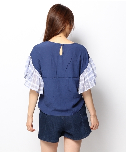 mystic(ミスティック)の「袖チェックブラウス(シャツ/ブラウス・レディース・ネイビー/ブルー/ベージュ/オフホワイト・フリ-)」の6枚目の写真