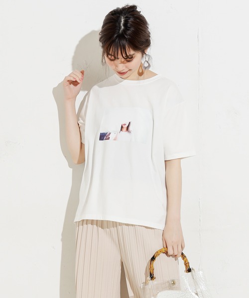 natural couture（ナチュラルクチュール）の「アソート女の子カラーフォトT（Tシャツ/カットソー・レディース・グレー/オフホワイト/ブルー/ライトベージュ・FREE）」の5枚目の写真