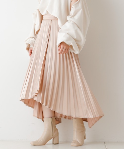 Chico（チコ）の「サテンラップアシメプリーツスカート（スカート・レディース・アイボリー/ライトカーキ/ピンクベージュ・FREE）」の9枚目の写真