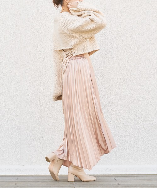 Chico（チコ）の「サテンラップアシメプリーツスカート（スカート・レディース・アイボリー/ライトカーキ/ピンクベージュ・FREE）」の6枚目の写真