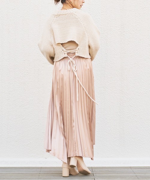 Chico（チコ）の「サテンラップアシメプリーツスカート（スカート・レディース・アイボリー/ライトカーキ/ピンクベージュ・FREE）」の8枚目の写真