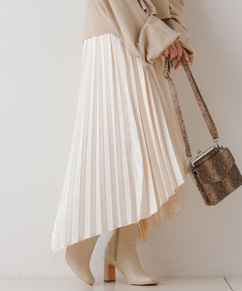 Chico（チコ）の「サテンラップアシメプリーツスカート（スカート・レディース・アイボリー/ライトカーキ/ピンクベージュ・FREE）」の14枚目の写真