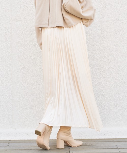Chico（チコ）の「サテンラップアシメプリーツスカート（スカート・レディース・アイボリー/ライトカーキ/ピンクベージュ・FREE）」の13枚目の写真