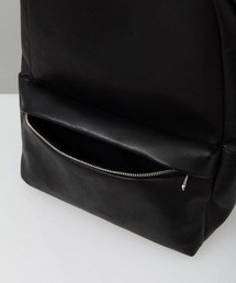 UNITED TOKYO（ユナイテッドトウキョウ）の「レザーバックパック