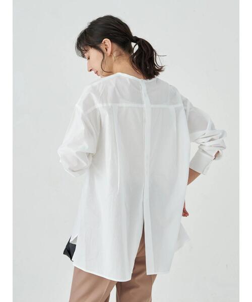 earth music&ecology(アースミュージックアンドエコロジー)の「バックスリットシャツチュニック *(Tシャツ/カットソー・レディース・アイボリー/ライトグレー/ブラック/モカ・FREE)」の18枚目の写真