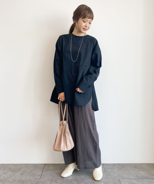 earth music&ecology(アースミュージックアンドエコロジー)の「バックスリットシャツチュニック *(Tシャツ/カットソー・レディース・アイボリー/ライトグレー/ブラック/モカ・FREE)」の7枚目の写真