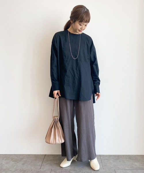 earth music&ecology(アースミュージックアンドエコロジー)の「バックスリットシャツチュニック *(Tシャツ/カットソー・レディース・アイボリー/ライトグレー/ブラック/モカ・FREE)」の6枚目の写真