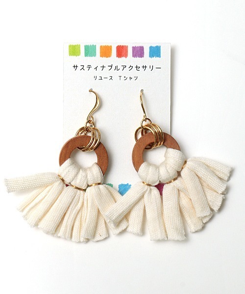 チチカカ(チチカカ)の「Tシャツヤーンウッドコンビフリンジピアス(ピアス(両耳用)・レディース・ベージュ/レッド/ブルー・FREE)」の5枚目の写真