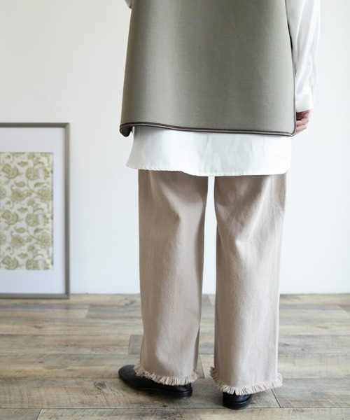 ITEMS URBANRESEARCH（アイテムズ アーバンリサーチ）の「ルーズカツラギフリンジパンツ（その他パンツ・レディース・チャコールグレー/ベージュ/オフホワイト・FREE）」の19枚目の写真