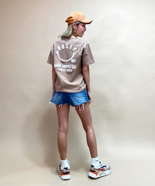 RUSTY(ラスティ)の「RUSTY/ラスティ― スマイリーバックプリントTシャツ 921504(Tシャツ/カットソー・レディース・ホワイト/ブラック/ベージュ/パープル・M/L)」の20枚目の写真