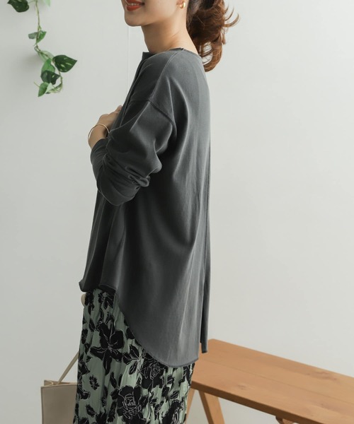 URBAN RESEARCH DOORS（アーバンリサーチドアーズ）の「ガーメントダイカットロングスリーブ（Tシャツ/カットソー・レディース・ブラック/オフホワイト/グレー系その他/イエロー・ONE）」の13枚目の写真