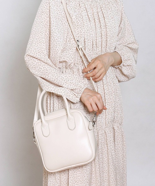 Crisp（クリスプ）の「2wayスクエアミニバッグ（ハンドバッグ・レディース・ベージュ/アイボリー/ブラック・FREE）」の6枚目の写真