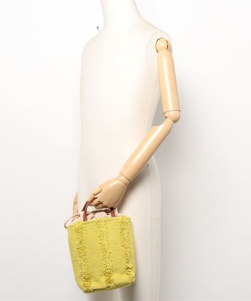 Lilas Campbell(リラキャンベル)の「Lilas Campbell Tuftline minibag(トートバッグ・レディース・イエロー・FREE)」の4枚目の写真