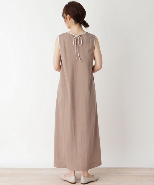 pink adobe（ピンクアドベ）の「◆【M-3L】バックリボン　マキシワンピース（ワンピース・レディース・ブラック/カーキ/ブルー/ブラウン系・44/40/38/42）」の6枚目の写真