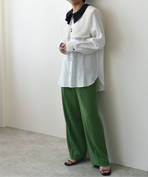 Eimee Law(エイミーロウ)の「レイヤードステンカラーBL(シャツ/ブラウス・レディース・オフホワイト/グリーン/グレー・38)」の9枚目の写真