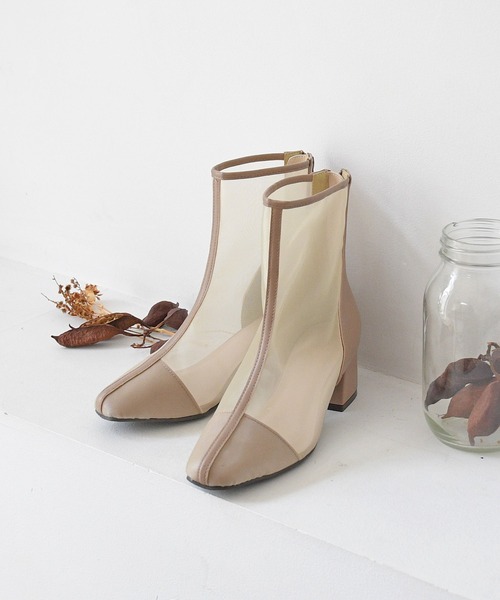 sango(sango)の「センターパイピングシアー バックファスナーショートブーツ(ブーツ・レディース・ブラック/ダークブラウン/ベージュ/グレイッシュベージュ・LL/3L/SS/S/M/L)」の4枚目の写真