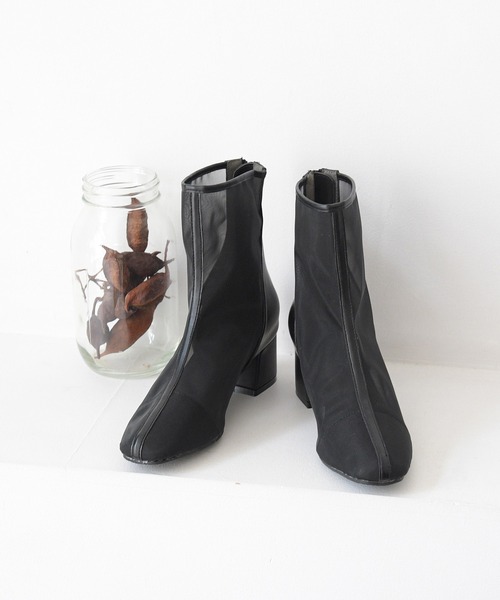 sango(sango)の「センターパイピングシアー バックファスナーショートブーツ(ブーツ・レディース・ブラック/ダークブラウン/ベージュ/グレイッシュベージュ・LL/3L/SS/S/M/L)」の2枚目の写真