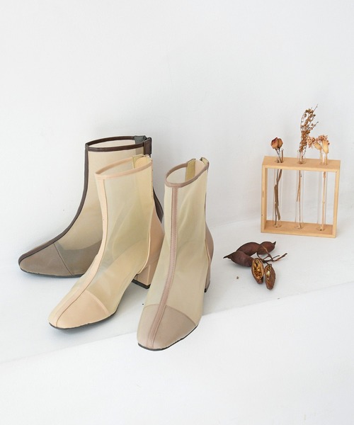 sango(sango)の「センターパイピングシアー バックファスナーショートブーツ(ブーツ・レディース・ブラック/ダークブラウン/ベージュ/グレイッシュベージュ・LL/3L/SS/S/M/L)」の5枚目の写真