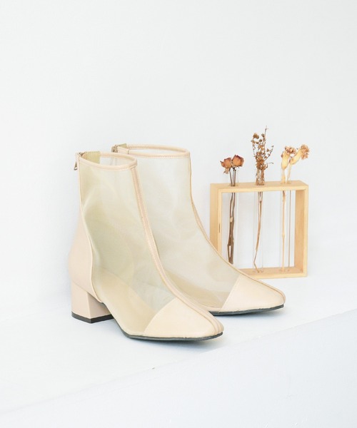 sango(sango)の「センターパイピングシアー バックファスナーショートブーツ(ブーツ・レディース・ブラック/ダークブラウン/ベージュ/グレイッシュベージュ・LL/3L/SS/S/M/L)」の8枚目の写真