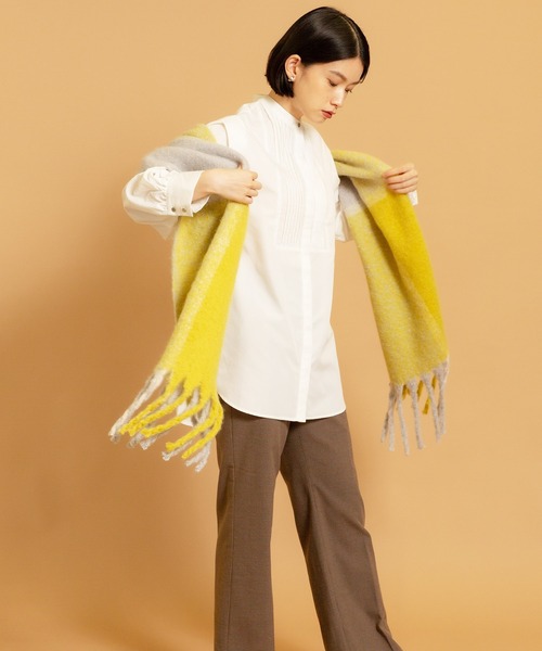 CIENA(シエナ)の「フワフワバルキー太フリンジビッグマフラー(マフラー・レディース・アイボリー/グレー/ブラウン/ブルー/イエロー/カーキ/イエロー系その他/グリーン系その他/パープル系その他・FREE)」の9枚目の写真