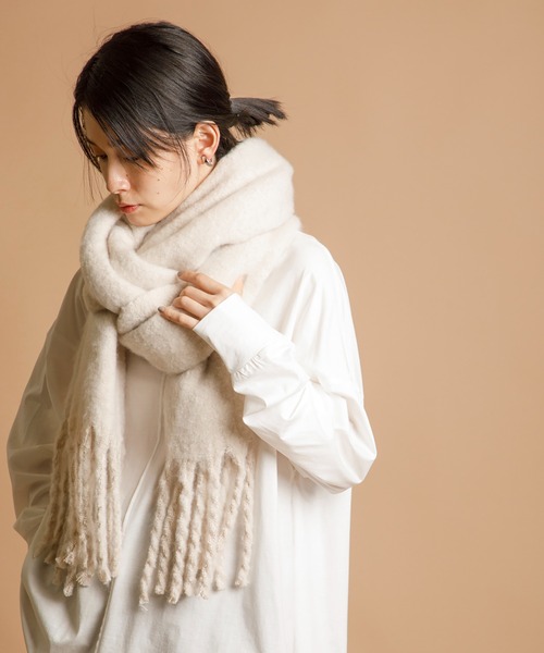 CIENA(シエナ)の「フワフワバルキー太フリンジビッグマフラー(マフラー・レディース・アイボリー/グレー/ブラウン/ブルー/イエロー/カーキ/イエロー系その他/グリーン系その他/パープル系その他・FREE)」の19枚目の写真