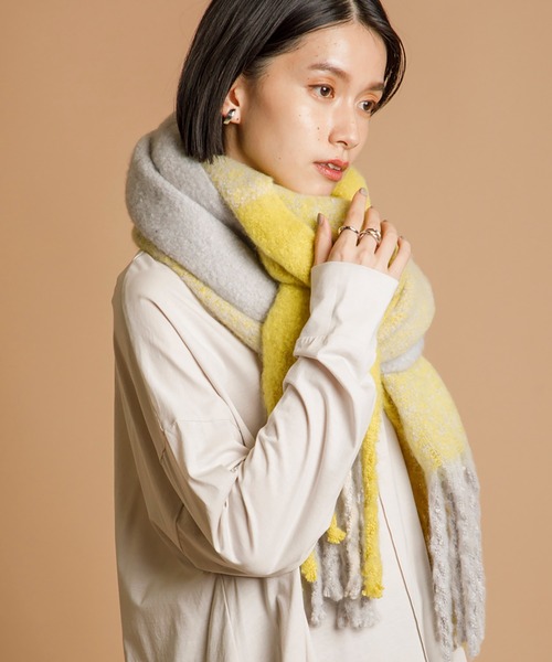 CIENA(シエナ)の「フワフワバルキー太フリンジビッグマフラー(マフラー・レディース・アイボリー/グレー/ブラウン/ブルー/イエロー/カーキ/イエロー系その他/グリーン系その他/パープル系その他・FREE)」の10枚目の写真