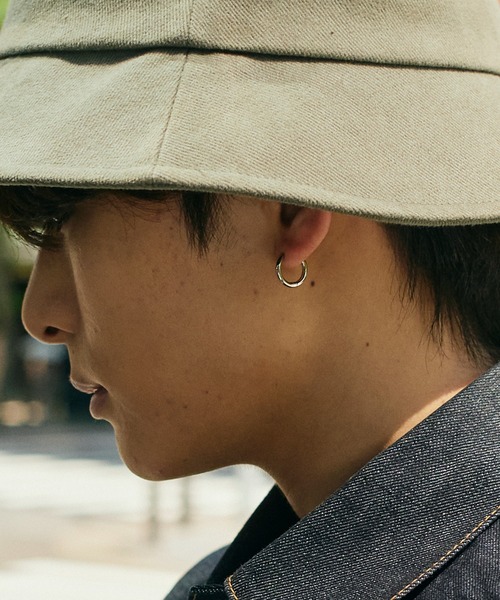 Vaya Con Dios（ヴァヤコンディオス）の「【VayaConDios/ヴァヤコンディオス】stainless simple hoop pierce［両耳用］（ピアス（両耳用）・メンズ・シルバー/ゴールド/ブラック・FREE）」の21枚目の写真