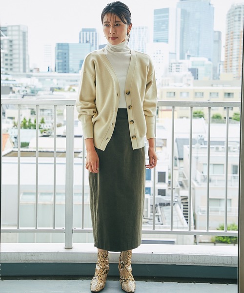 RIVE DROITE(リヴドロワ)の「ゆったりとストレスフリーな着心地 畦Vネックニットカーディガン(カーディガン/ボレロ・レディース・レッド/ベージュ系その他・FREE)」の6枚目の写真