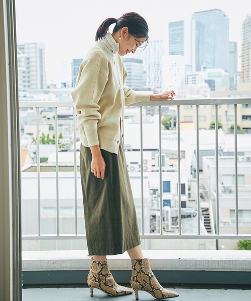 RIVE DROITE(リヴドロワ)の「ゆったりとストレスフリーな着心地 畦Vネックニットカーディガン(カーディガン/ボレロ・レディース・レッド/ベージュ系その他・FREE)」の3枚目の写真