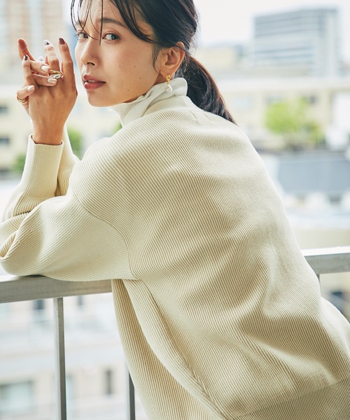 RIVE DROITE(リヴドロワ)の「ゆったりとストレスフリーな着心地 畦Vネックニットカーディガン(カーディガン/ボレロ・レディース・レッド/ベージュ系その他・FREE)」の13枚目の写真