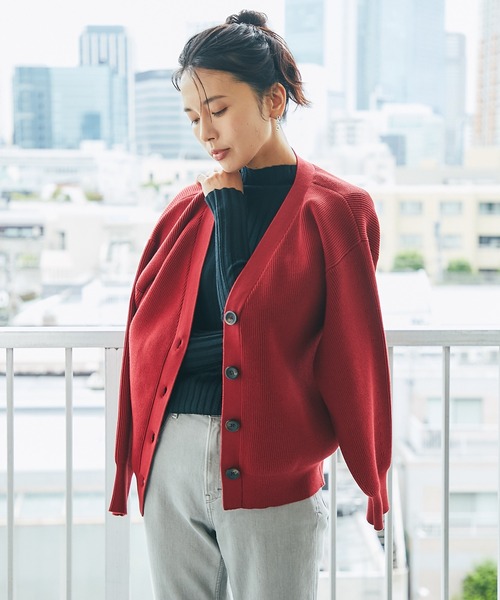 RIVE DROITE(リヴドロワ)の「ゆったりとストレスフリーな着心地 畦Vネックニットカーディガン(カーディガン/ボレロ・レディース・レッド/ベージュ系その他・FREE)」の8枚目の写真