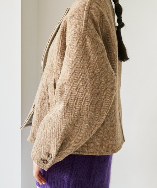 cardo fabrica（カルドファブリカ）の「◇へリンボンダブルフェイス リバーシブルショートジャケット（ノーカラージャケット・レディース・ダークブラウン/ベージュ・FREE）」の5枚目の写真